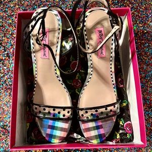 Betsey Johnson Charissa wedge sandals